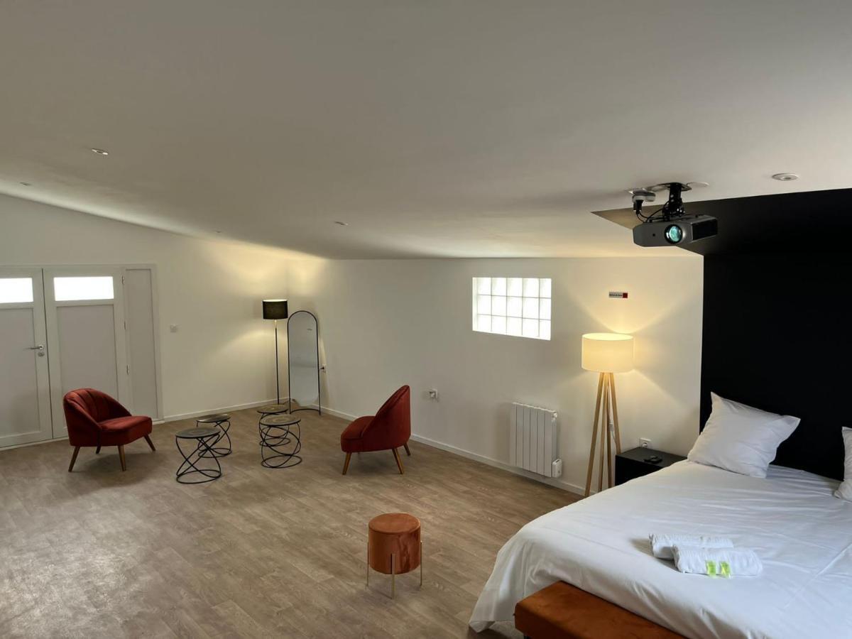 NG SuiteHome Queven Balnéo I Rétroprojecteur Esterno foto