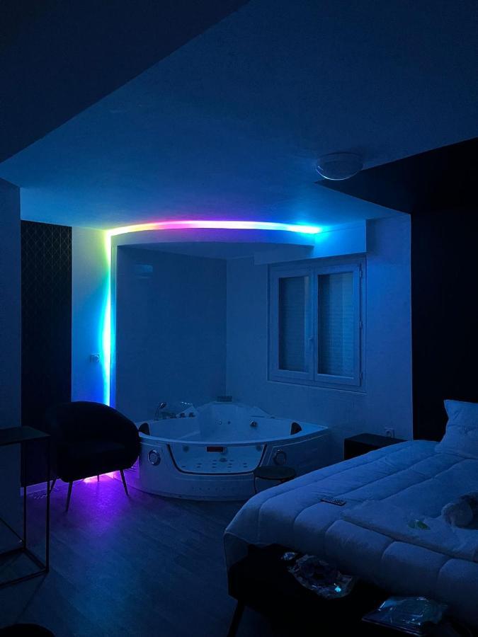 NG SuiteHome Queven Balnéo I Rétroprojecteur Esterno foto