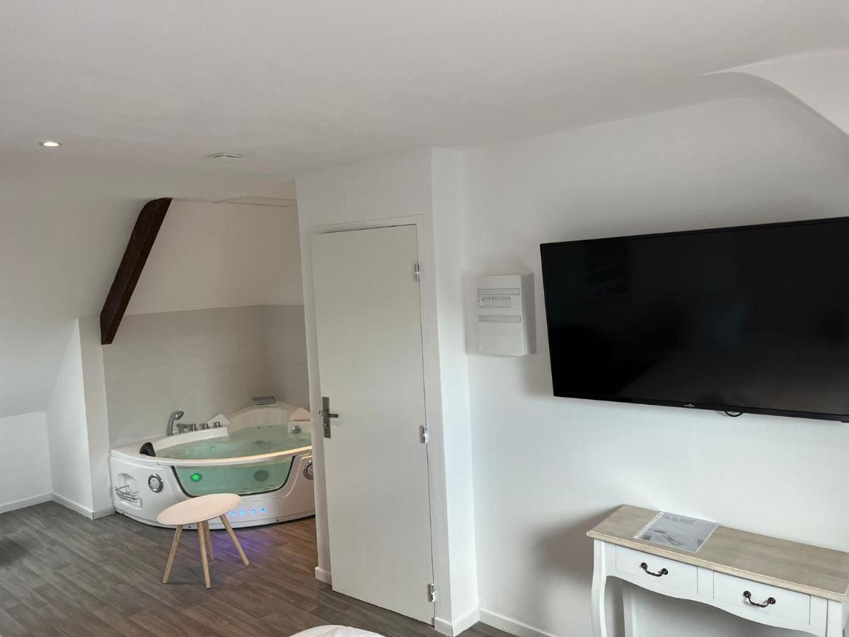 NG SuiteHome Queven Balnéo I Rétroprojecteur Esterno foto